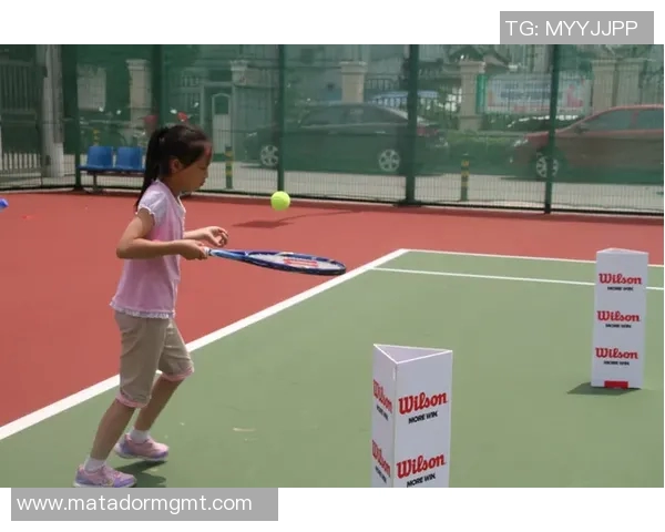 网球爱好者必看：提升技术的五大训练方法与实战技巧解析