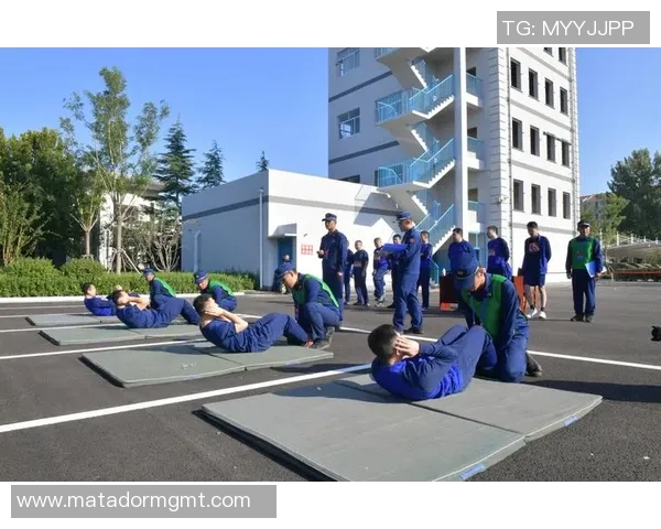 竞技体育的本质探析与发展趋势：从竞技水平到全民健身的全方位考量