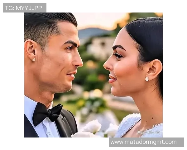 C罗足球明星与中国女友的浪漫故事揭秘与甜蜜瞬间分享